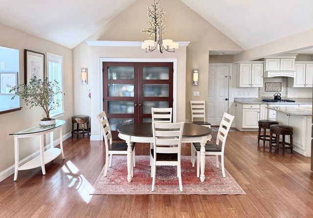 54 Overlook Cir, Plymouth, MA 02360