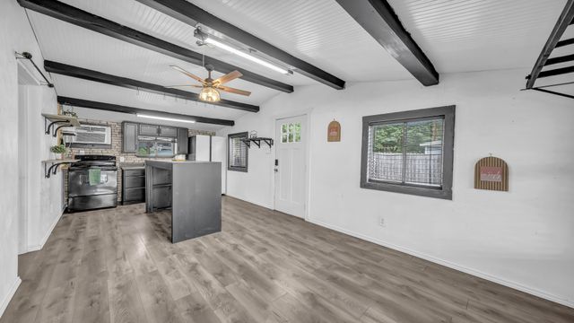 1028 W Lake Drive, Weatherford, TX 76087