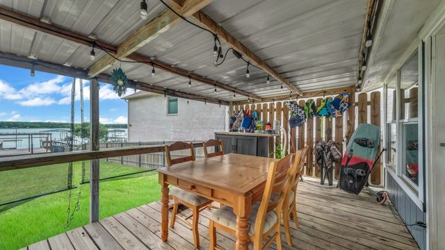 1028 W Lake Drive, Weatherford, TX 76087
