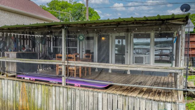 1028 W Lake Drive, Weatherford, TX 76087