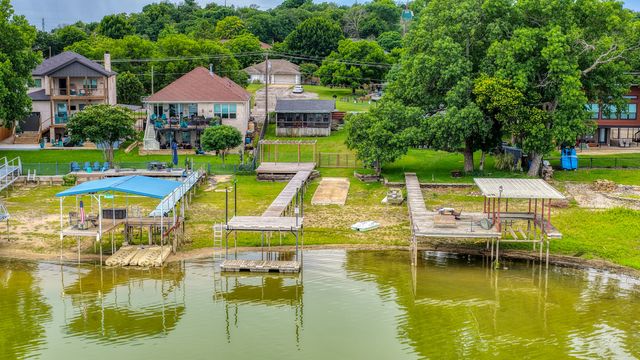1028 W Lake Drive, Weatherford, TX 76087