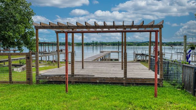 1028 W Lake Drive, Weatherford, TX 76087