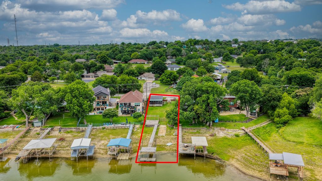 1028 W Lake Drive, Weatherford, TX 76087