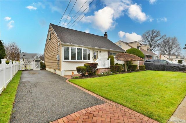 75 Beebe Avenue, Hempstead, NY 11550