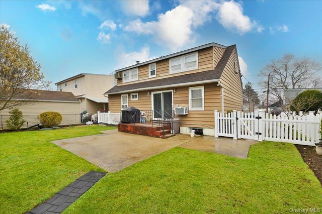 75 Beebe Avenue, Hempstead, NY 11550