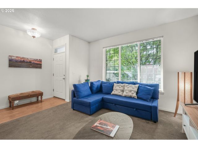 1179 Se LEANDER St, Hillsboro, OR 97123