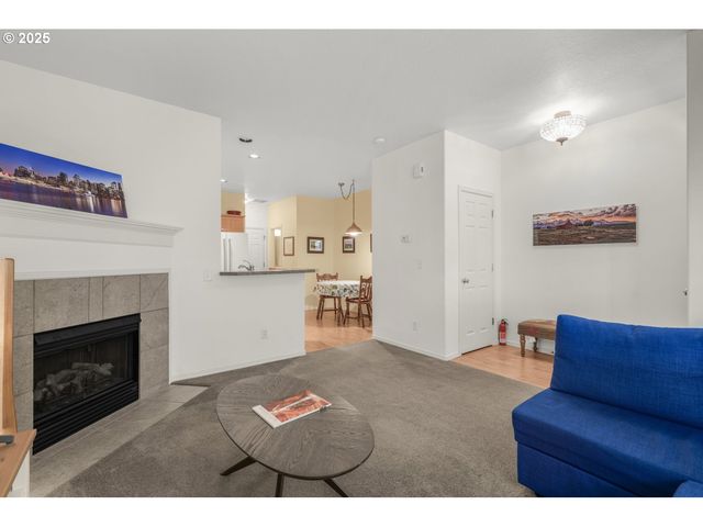 1179 Se LEANDER St, Hillsboro, OR 97123