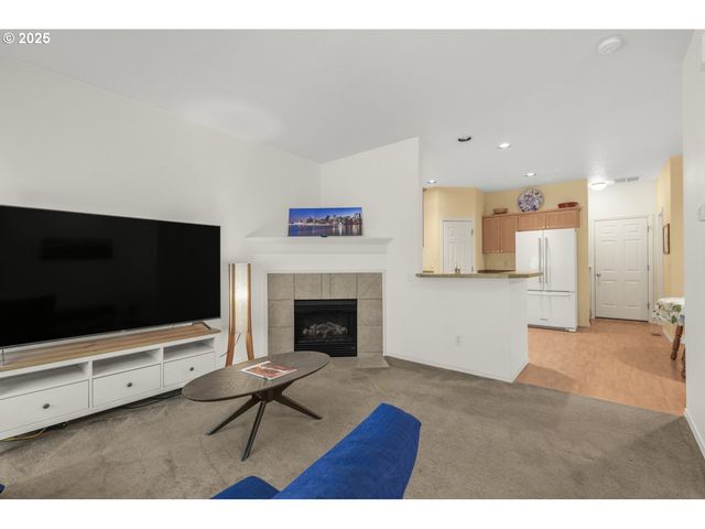 1179 Se LEANDER St, Hillsboro, OR 97123