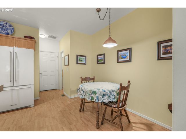 1179 Se LEANDER St, Hillsboro, OR 97123