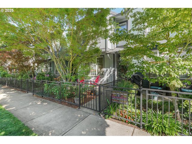 1179 Se LEANDER St, Hillsboro, OR 97123