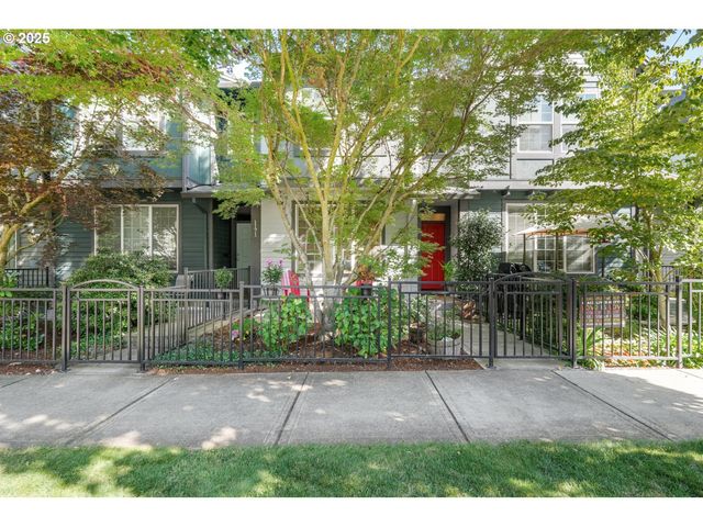 1179 Se LEANDER St, Hillsboro, OR 97123