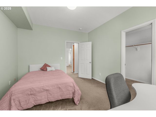 1179 Se LEANDER St, Hillsboro, OR 97123