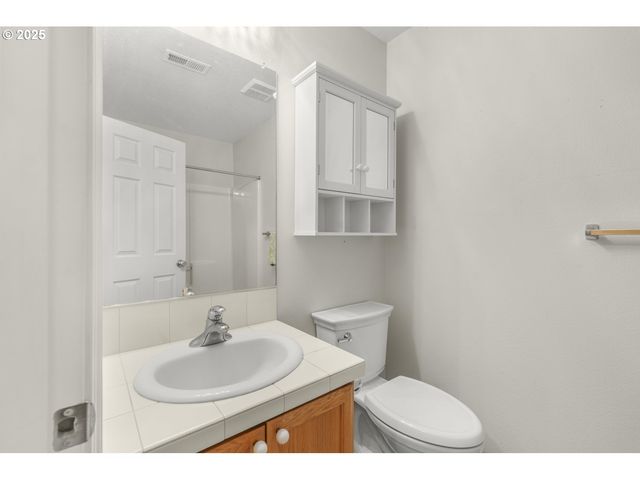 1179 Se LEANDER St, Hillsboro, OR 97123