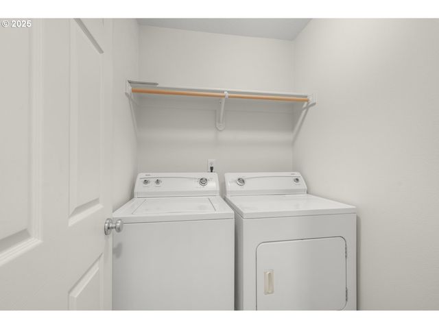 1179 Se LEANDER St, Hillsboro, OR 97123