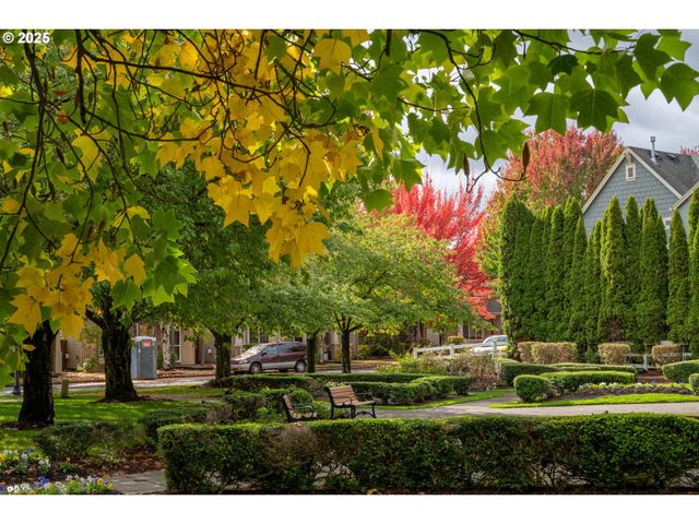 1179 Se LEANDER St, Hillsboro, OR 97123