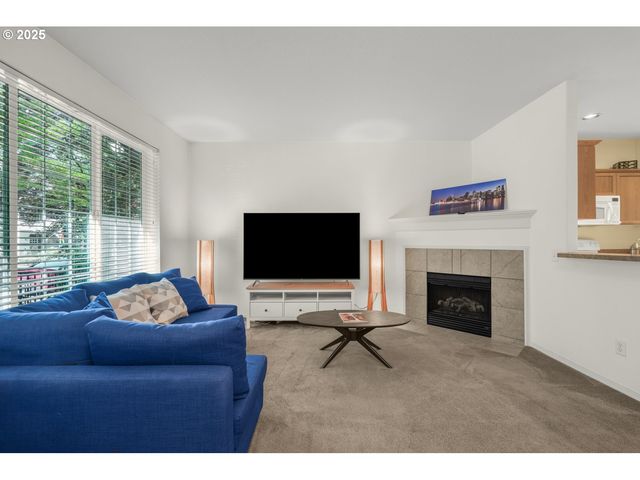 1179 Se LEANDER St, Hillsboro, OR 97123