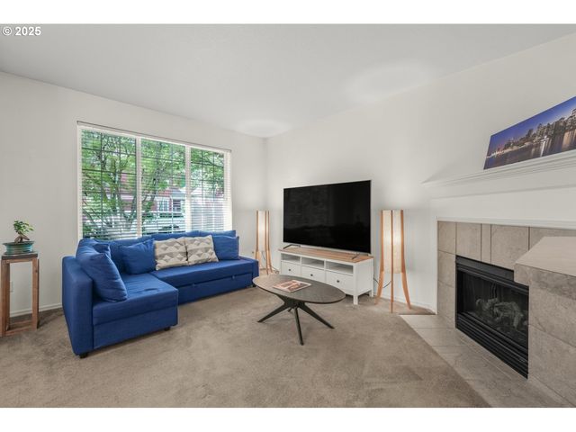 1179 Se LEANDER St, Hillsboro, OR 97123