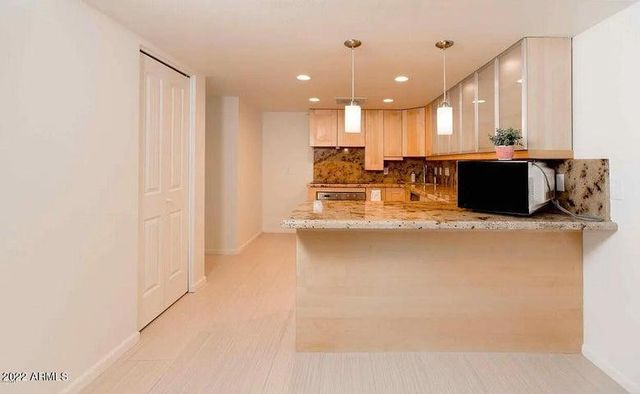 334 W Medlock Drive Unit B104, Phoenix, AZ 85013
