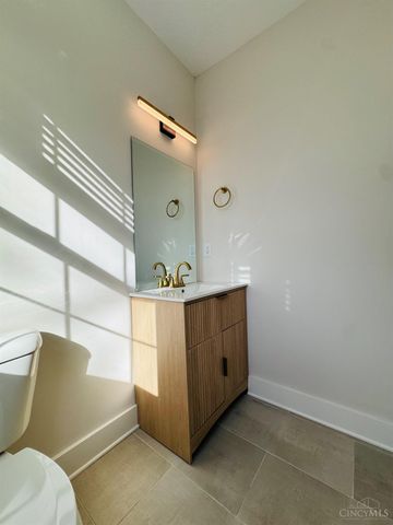 2735 Silverleaf Avenue, Cincinnati, OH 45212