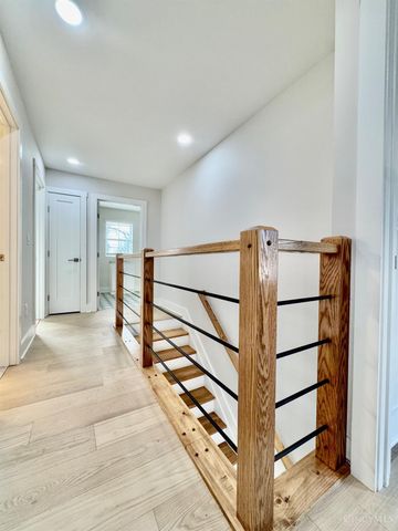 2735 Silverleaf Avenue, Cincinnati, OH 45212