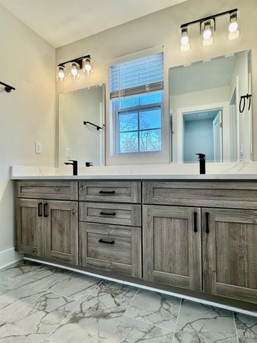 2735 Silverleaf Avenue, Cincinnati, OH 45212