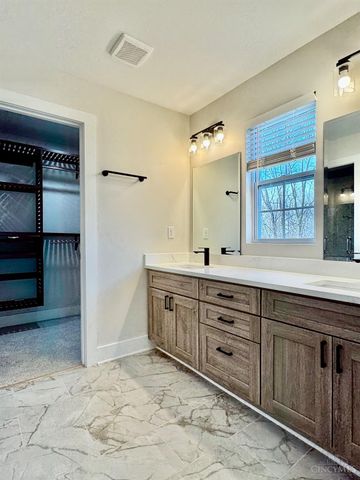 2735 Silverleaf Avenue, Cincinnati, OH 45212