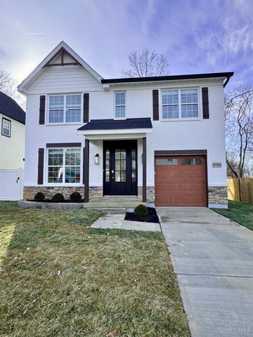 2735 Silverleaf Avenue, Cincinnati, OH 45212