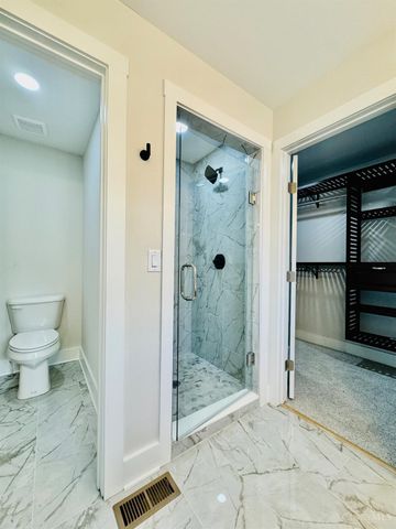 2735 Silverleaf Avenue, Cincinnati, OH 45212