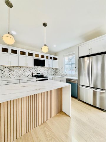 2735 Silverleaf Avenue, Cincinnati, OH 45212