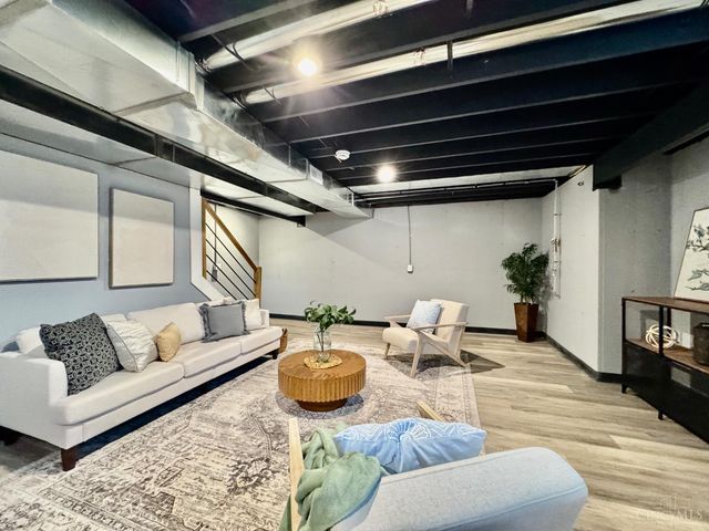 2735 Silverleaf Avenue, Cincinnati, OH 45212