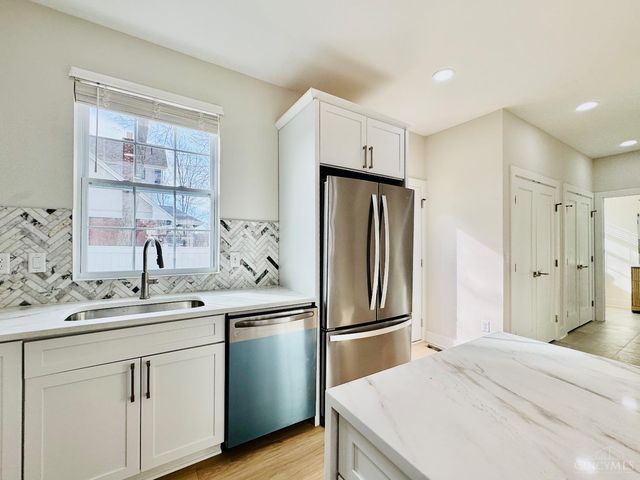 2735 Silverleaf Avenue, Cincinnati, OH 45212