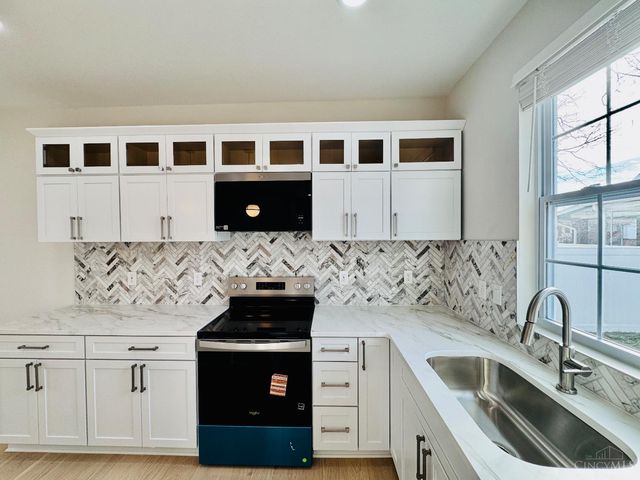 2735 Silverleaf Avenue, Cincinnati, OH 45212