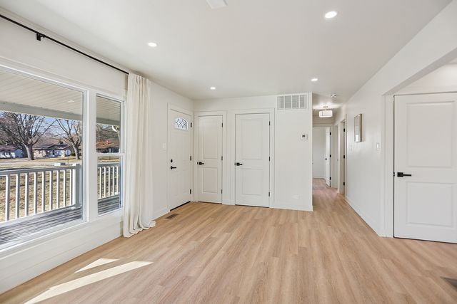 310 Mccameron Avenue, Lockport, IL 60441