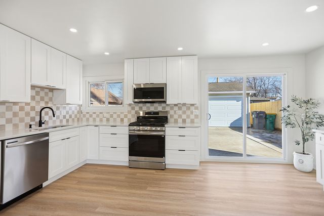 310 Mccameron Avenue, Lockport, IL 60441