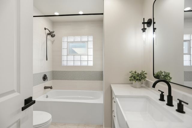 310 Mccameron Avenue, Lockport, IL 60441