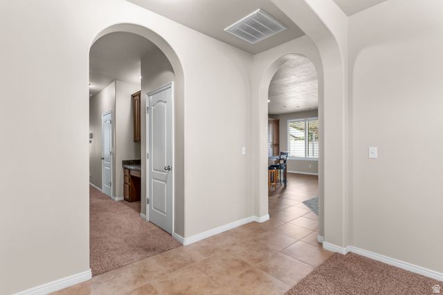1077 N ADELBURG DR, North Salt Lake, UT 84054