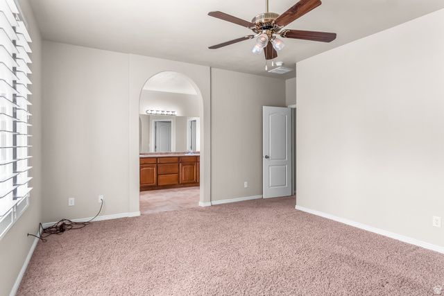 1077 N ADELBURG DR, North Salt Lake, UT 84054