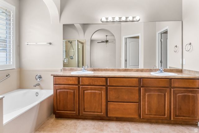 1077 N ADELBURG DR, North Salt Lake, UT 84054