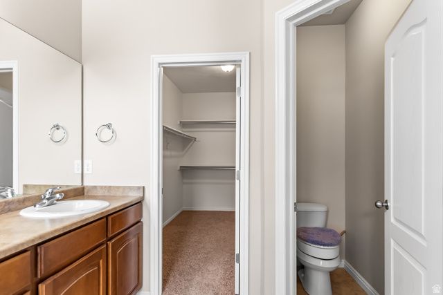 1077 N ADELBURG DR, North Salt Lake, UT 84054