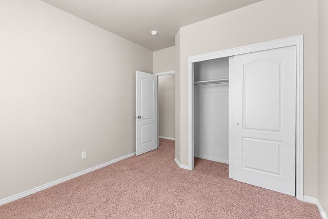 1077 N ADELBURG DR, North Salt Lake, UT 84054