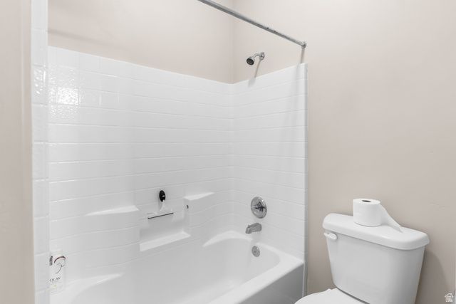 1077 N ADELBURG DR, North Salt Lake, UT 84054