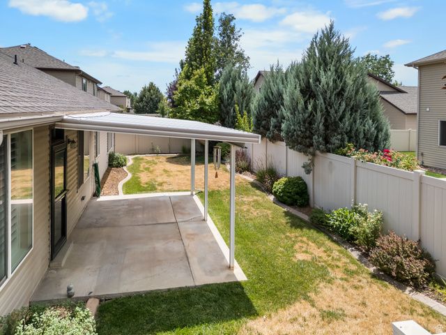 1077 N ADELBURG DR, North Salt Lake, UT 84054