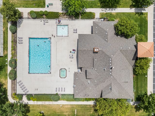 1077 N ADELBURG DR, North Salt Lake, UT 84054