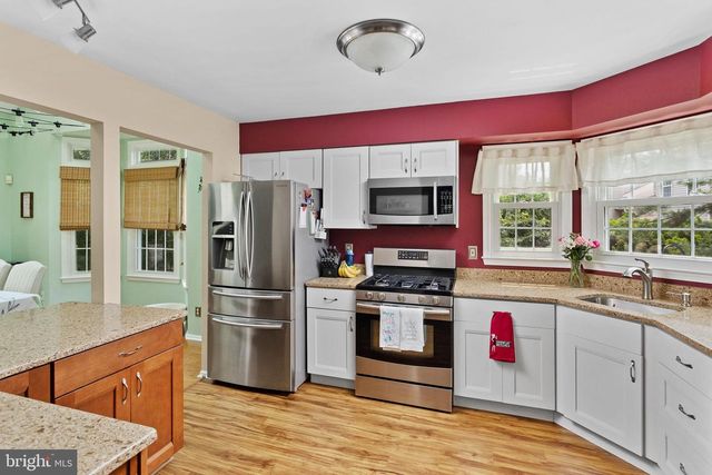 220 BROMLEY PL, Robbinsville, NJ 08691