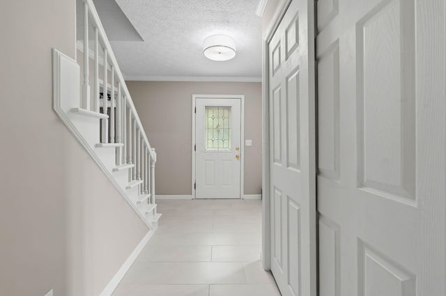 2069 Walnut Hill Park Drive, Columbus, OH 43232