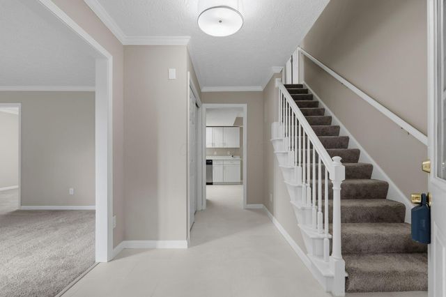 2069 Walnut Hill Park Drive, Columbus, OH 43232