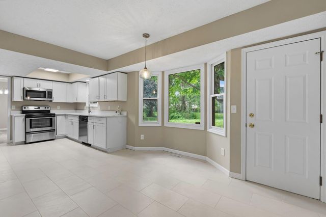2069 Walnut Hill Park Drive, Columbus, OH 43232