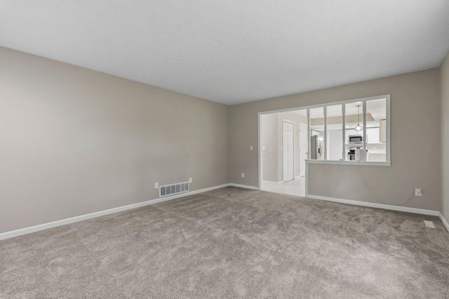2069 Walnut Hill Park Drive, Columbus, OH 43232