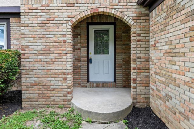 2069 Walnut Hill Park Drive, Columbus, OH 43232
