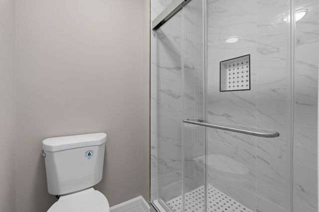 2069 Walnut Hill Park Drive, Columbus, OH 43232
